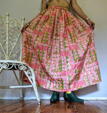 Load image into Gallery viewer, Vintage Peach and Green Quilt Skirt, pleated
